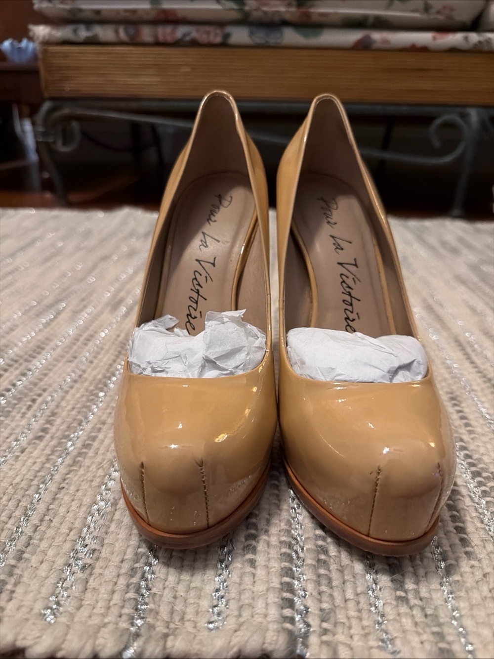 Pour La Victoire Nude Patent Platform Pumps